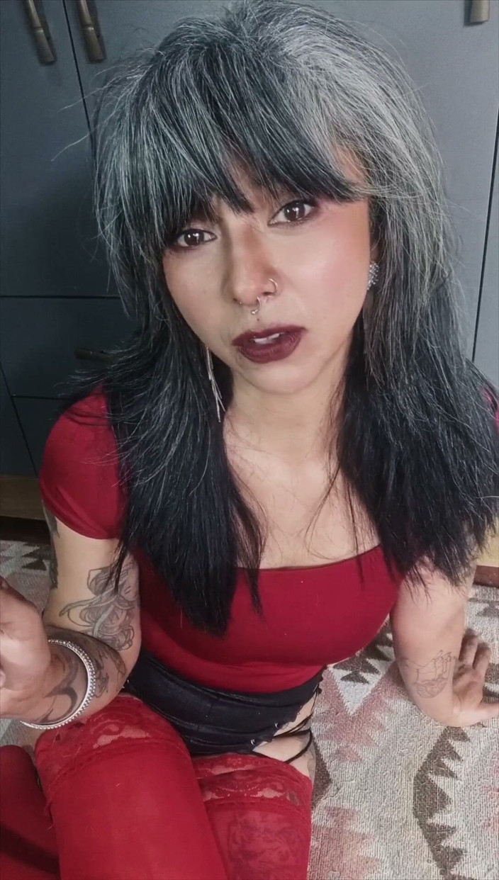 Casia Castro: Fumatul în roșu