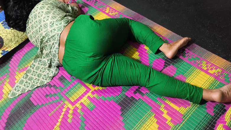 SAFI-SEXY: Moje tetička anální sex desi vesnický dům rychle