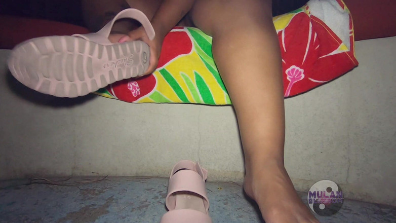 Mulan Blossom: Cookout Feet Show off