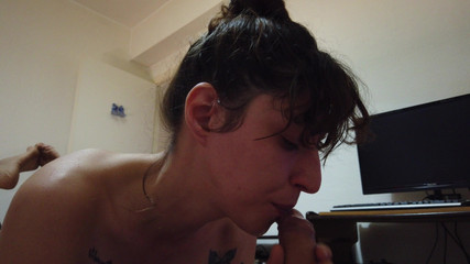 Akasha7: POVフェラチオ、彼の繭の中で美味しい舌遊び