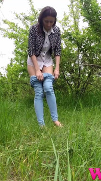 Diana Pee on Grass and Then She Dress Pulling up Her Tight Jeans
