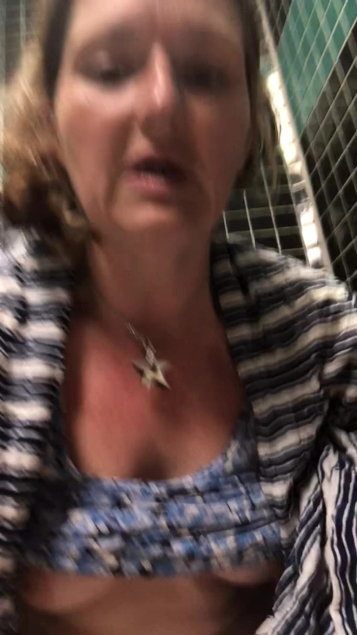 Pissing Paradise: Cougar terdesak melakukan kencing besar-besaran di Dallas sebagai sebahagian daripada...