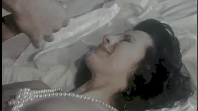 pornitaliangraffiti: Bruneta și blonda nu lasă nimic la voia întâmplării