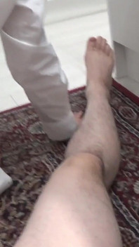Ho scopato di nuovo la mia matrigna araba arrapata mentre mio padre è al lavoro