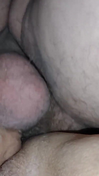 La scopa in mutandine rosse e poi creampie