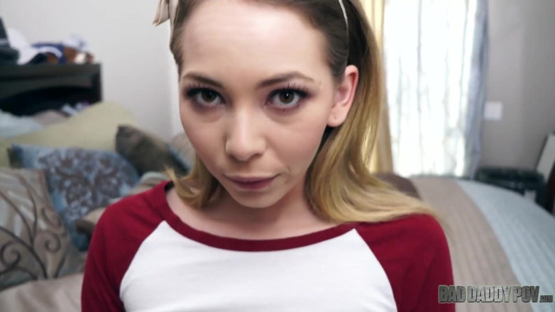 BadStepFamilyPov: Angel Smalls sert sikiliyor ve üvey babasından püskürtüyor
