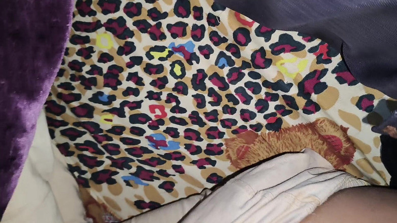 RoboticApple28: Geceleri karımı uyandırdım ve götünü yumrukladı! Hintli kadın sakso çekiyor