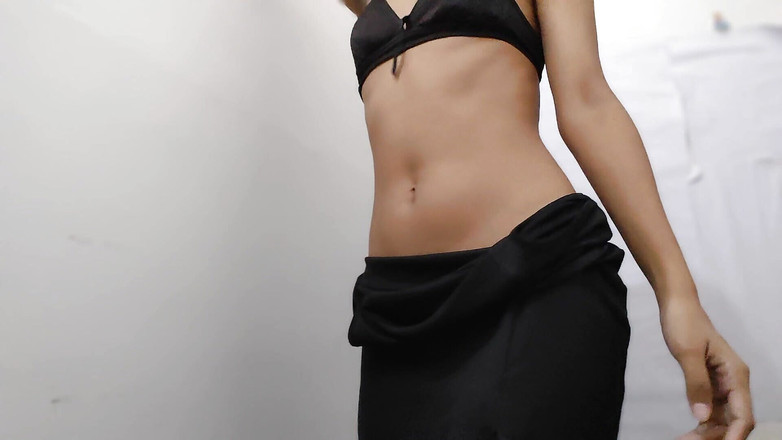 desigirl93: Roztomilá Kawaii Z Tiktoku prstění její kundičky ve svém pokoji!