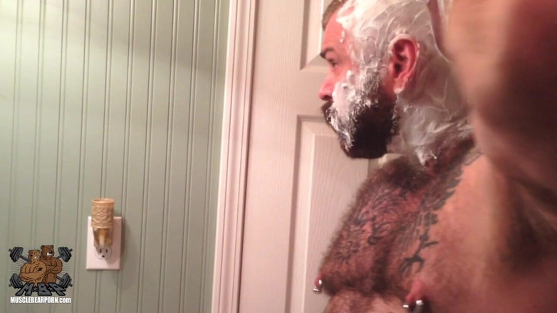 Muscle Bear Porn: Yakın Tıraş