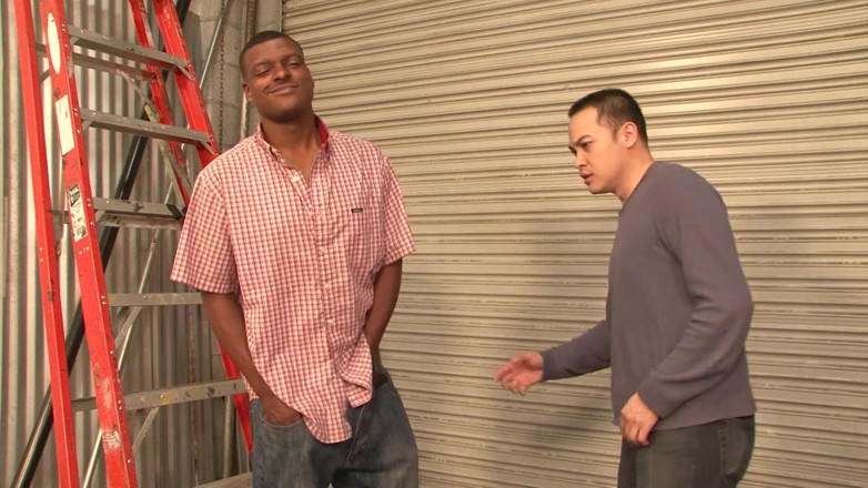 Ultima Video: Ballbusting und interracial dreier mit der asiatischen schlampe