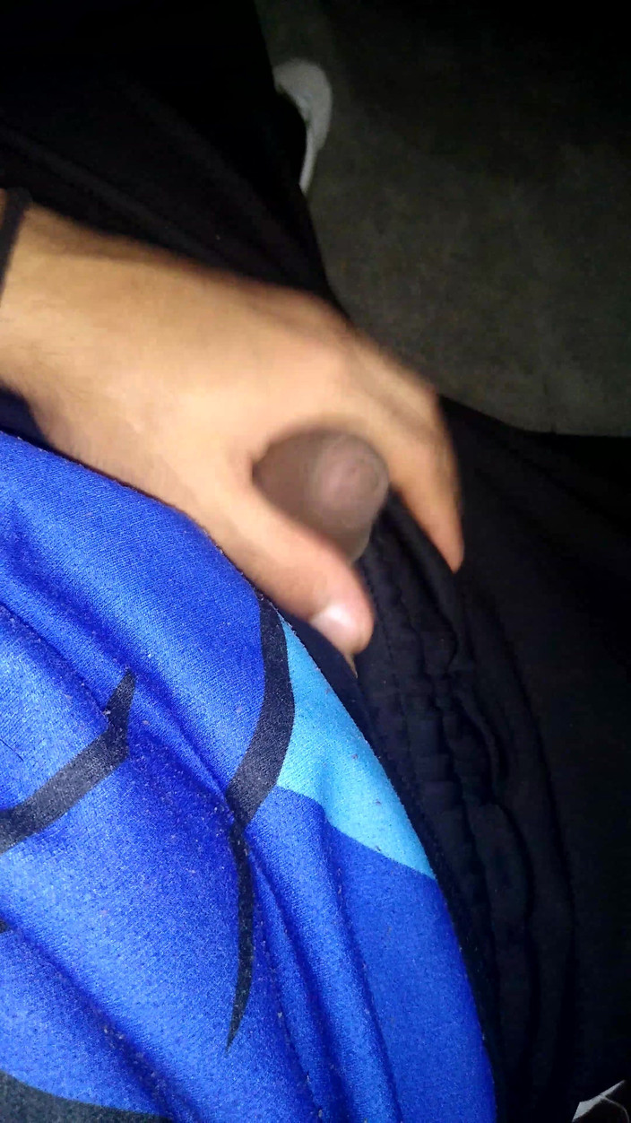 AlexAlejandro13: Melemparkan susu ke sofa