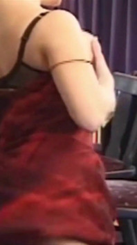 Edle französische dame mit dicken titten ist hier, um seinen schwanz zu befriedigen
