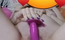 Lea27: 18 jahre alter teenager spielt mit vibrator