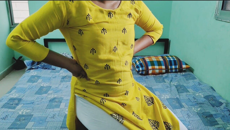 Mili bhabi: Adik tiri kampung India panas dikongkek keras kerana dia mahu...