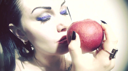 Goddess Misha Goldy: Sexy růžové rty & Juisy Apple