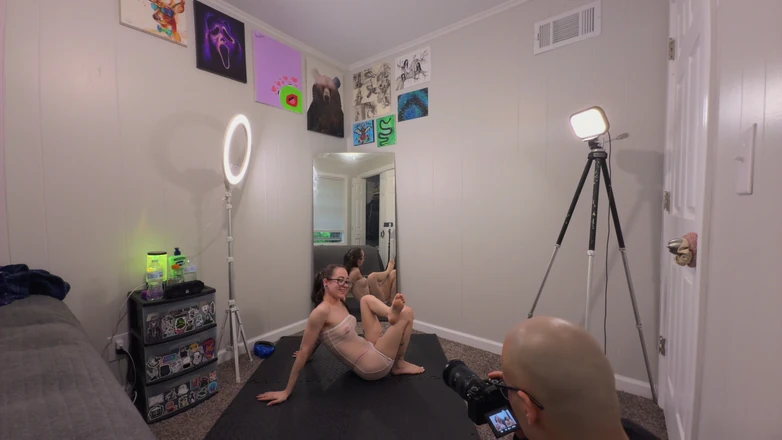 Solid: Moje nová 18letá přítelkyně má sexy malá prsa