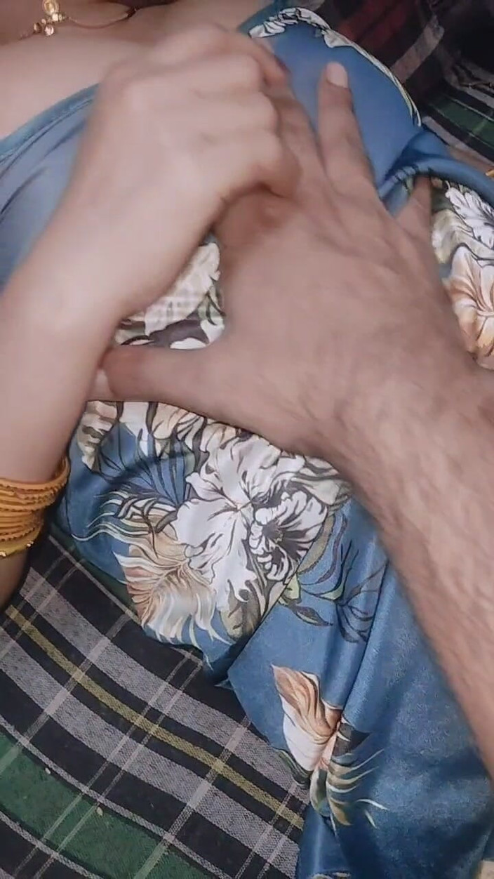 Desisexycpl123: プリヤ・バービー、デヴァルと初めてのセックス