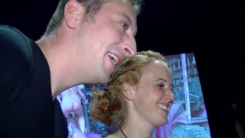 King Of Amateur: 情侣在电影院交换