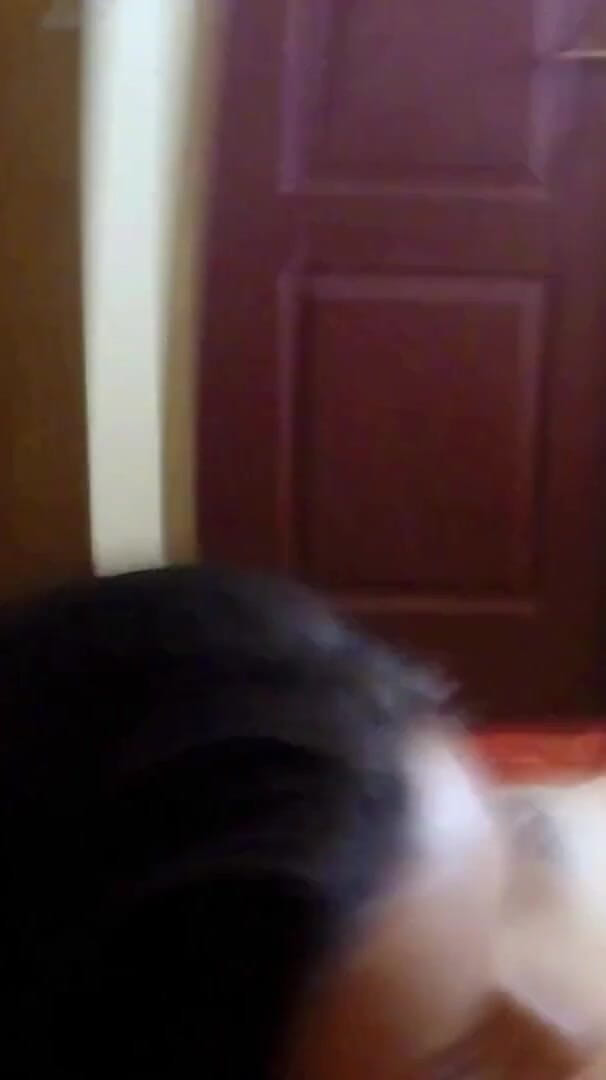 Sexy Teen Play with Cum After She Took a Big Load in Her Mouth and on Her Lips (Couple Fucking)