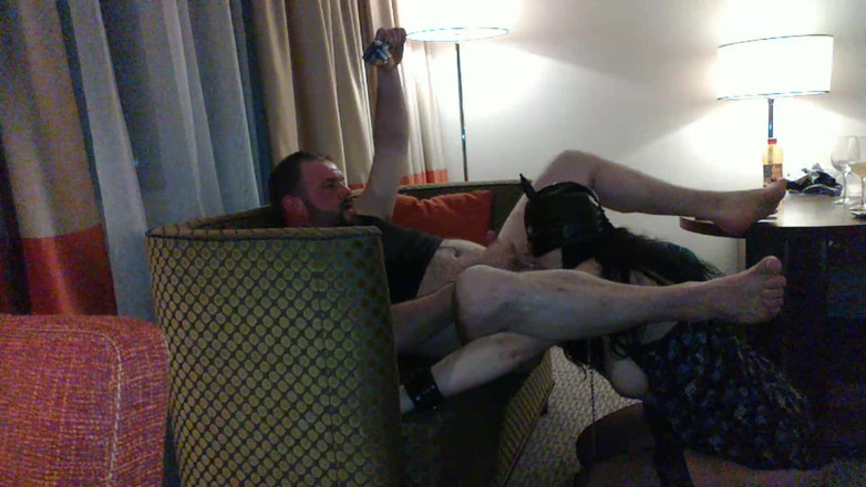 Toilet Mommy: Stačí Použít Krk a Pak Stříkat Na Jejich Obličej