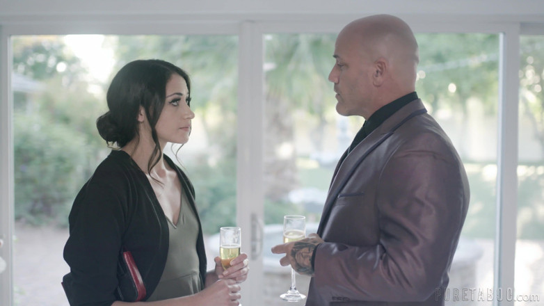 Pure Taboo: Tabu pur - Avi Love îl urmărește pe un tip bogat în bâruierea...
