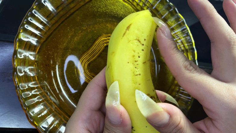 Goddess Li: Uñas largas naturales y banana