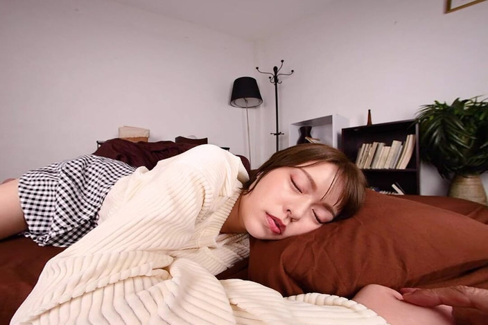 EAGLE-VR: Nafsu seksual saya lebih berlebihan persah lancap kami 1/2