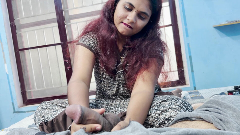 Vaishnavysharunraj: Awek Mallu melakukan kerja tangan dan urutan zakar kepada kawan...