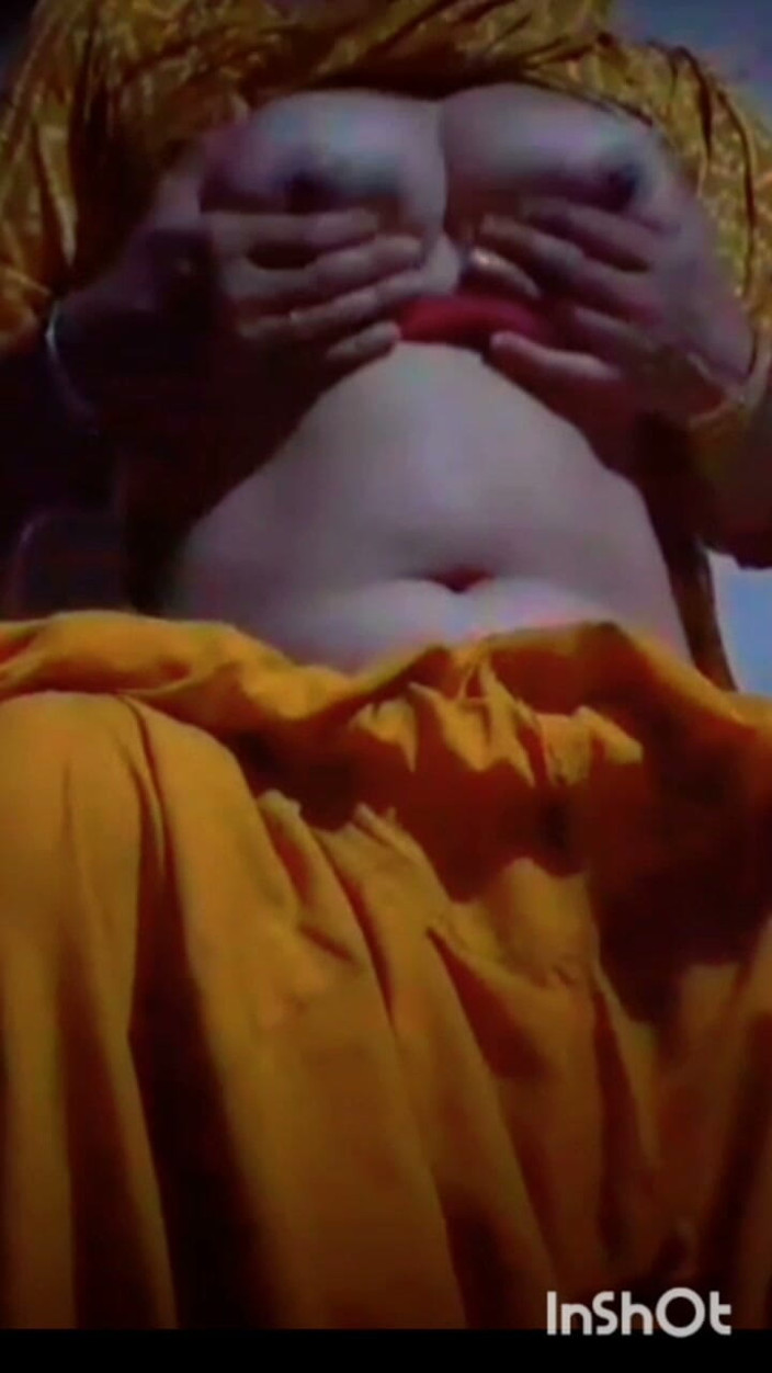 TricolorMusic3: Actriță indiană virală Baba