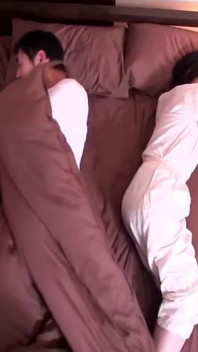 कंबल के नीचे पुनर्मिलन - सौतेली मम्मी की यात्रा अप्रत्याशित भावनाओं को हिलाती है - part1