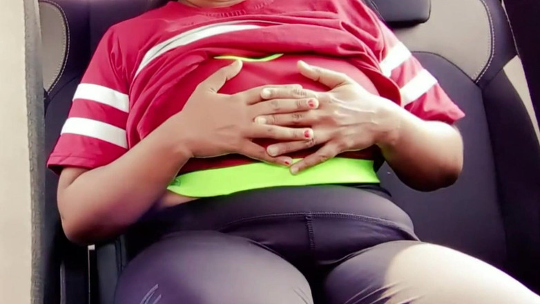 Your Arya: Desi taksówkarz