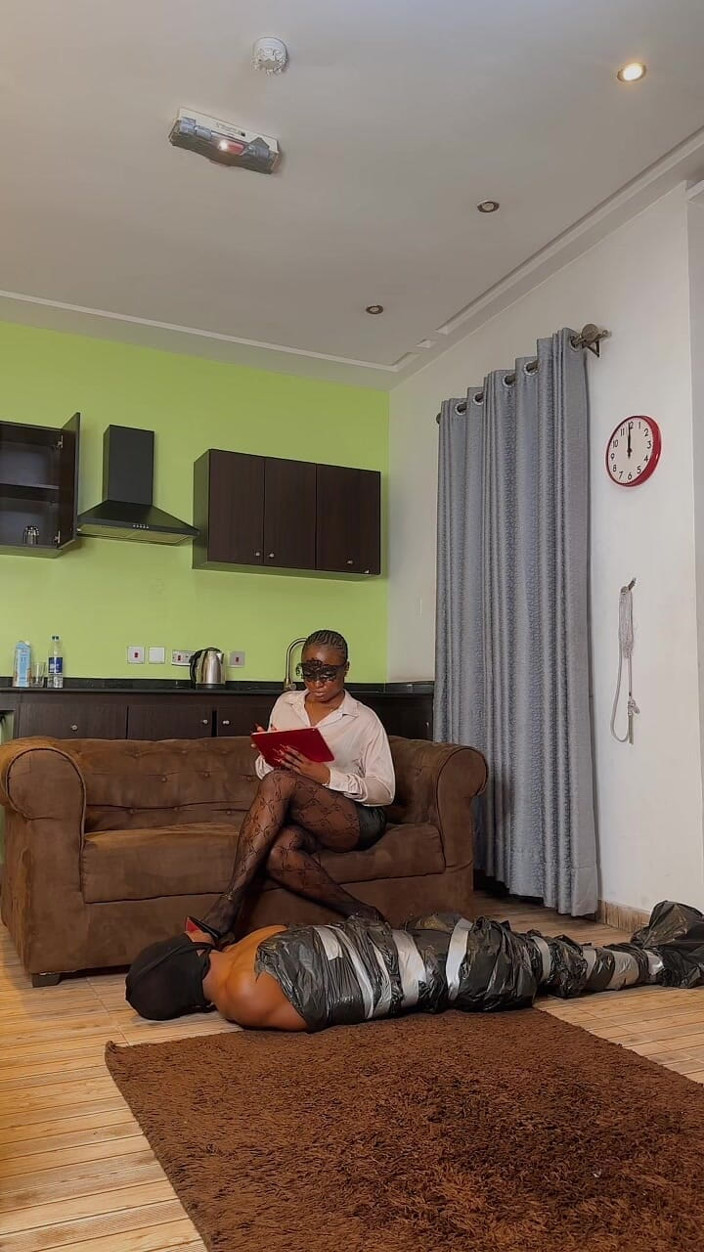 Domina Havi: Domina Havi Real Life Femdom relace s otrokem