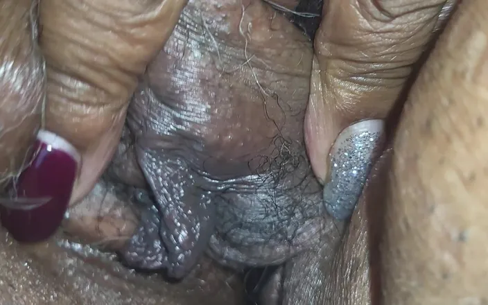 Chuck and Rob Doe: Showing My Black Old Pussy in the Car