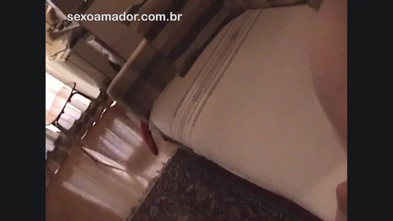 Amateurs videos: 火辣顽皮的黑发女郎在第一人称视角视频中挑逗她的男朋友并操他
