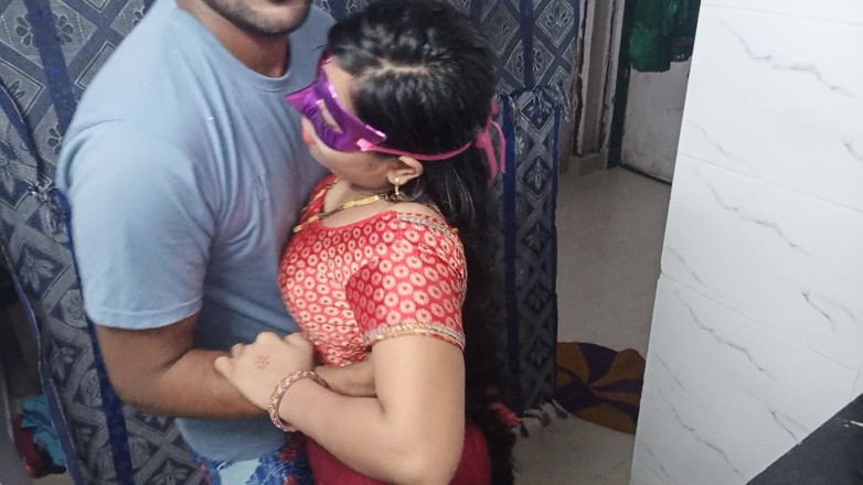 Hindi-Sex: Heiße desi-MILF reitet schwanz mit perfektem hintern - echter amateur, selbstgedrehter...