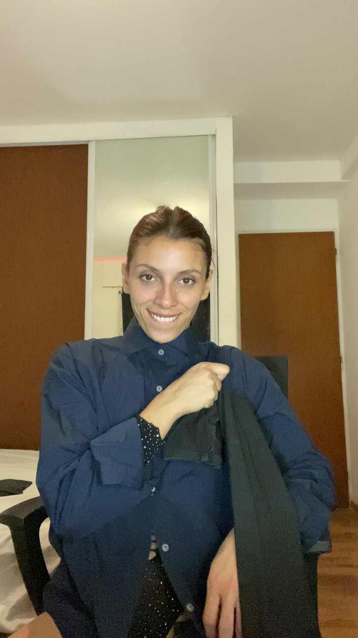 Lynn Scream: Secretara curvă îi ușurează mereu stresul șefului