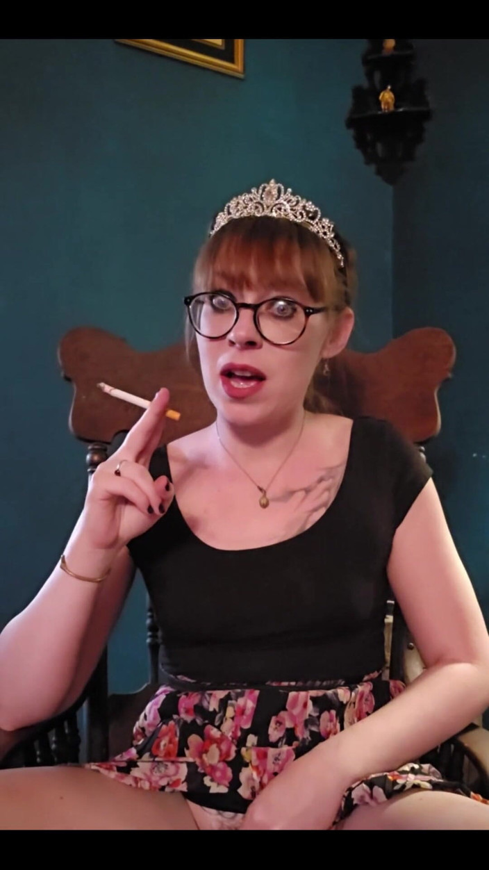 MistressThrope: Disfruta de este juego de rol especial con mandona