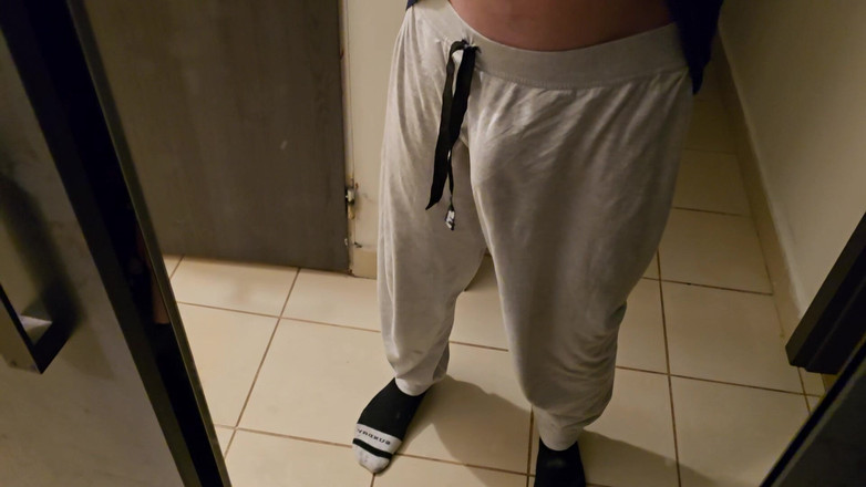 Alpha pee king: Grande Cazzo Che Gioca E Piscia a Lungo