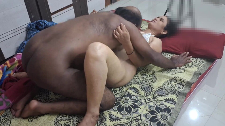 Sexy sindu: インドの村の妻クローズアッププッシー食べるセックス