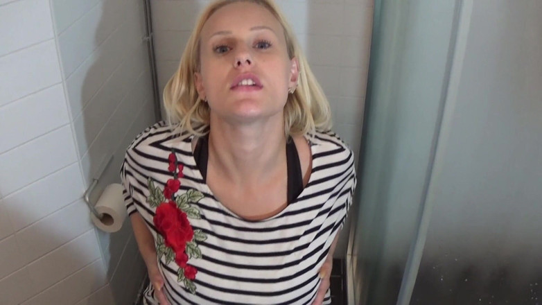 Amateur Homemade Porn: Büyük götlü üvey annemi umumi tuvalette sikiyorum