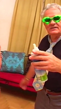 Un cuarteto muy caliente y cachondo: milf y perras jóvenes