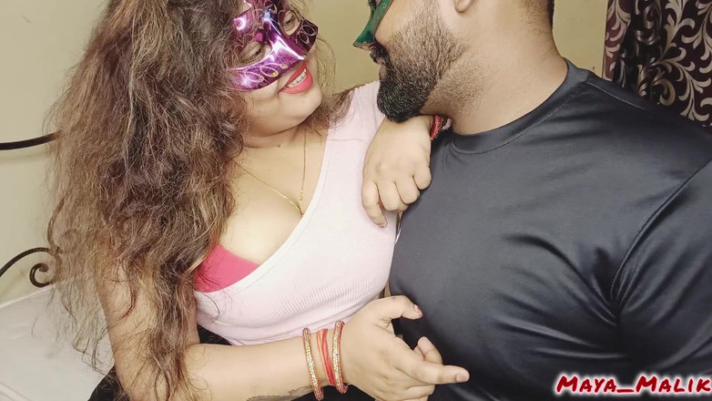 Maya-malik: Dientot sama kurir pengantar barang yang baru pulang, adik ipar...