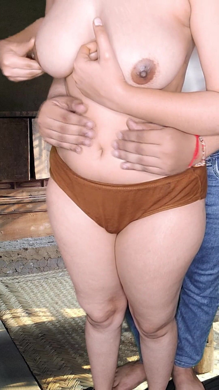 Vicky Thakur: तमिल 19 साल की लड़की की हॉट मालिश