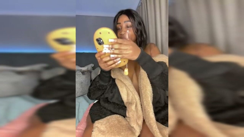 Legendary Booty Overdose: Negresă mare și frumoasă cu joc cu și stripteasing