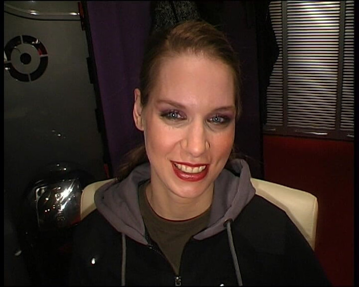 GGG John Thompson Classic Retro: Une Blonde Sans Capote Suce Une Bite Et Se Fait