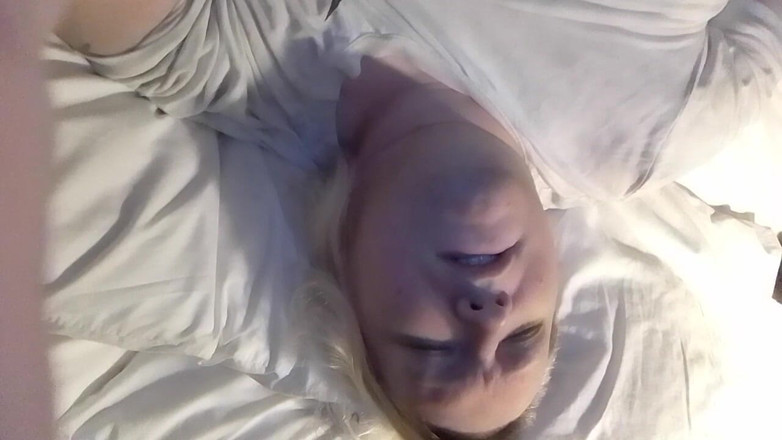 Roxxie rae page: 深夜酒店自慰