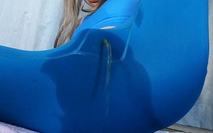 Ane Get Horny: Pissing on My New Yoga Clothes