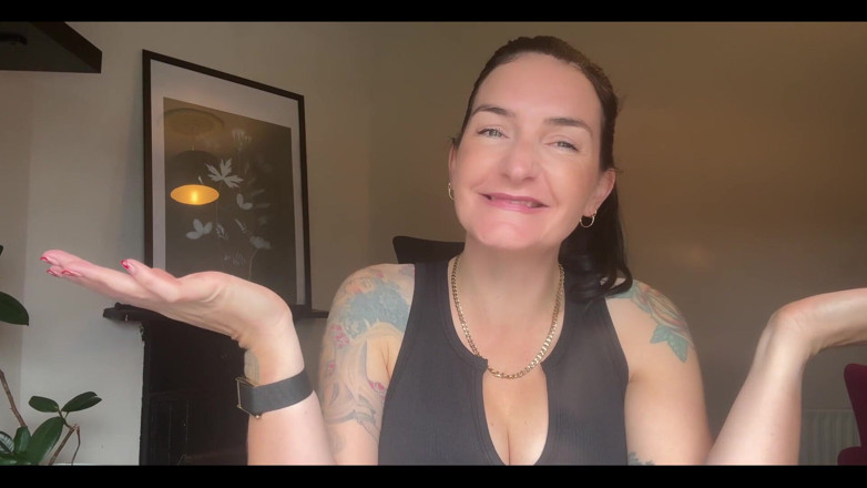 Adreena Winters: É quase Locktober. O que significa que seu pau vai...