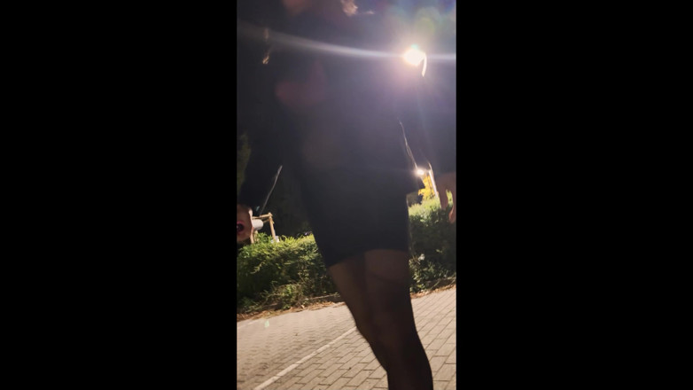 Loreleyadd: 투명한 드레스를 입고 그 안에 빠져 죽을 때까지