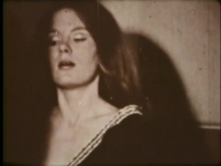 Vintage megastore: Esposa follada tonta por su primera gran polla negra